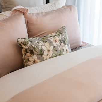 Detalle de la tela Lyocell en duvet cover, fibra natural con brillo sutil y tacto sedoso