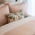 Detalle de la tela Lyocell en duvet cover, fibra natural con brillo sutil y tacto sedoso
